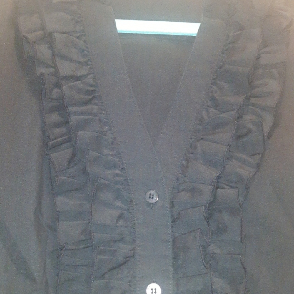 🌺BLACK RUFFLED Shirt - Picture 2 of 3